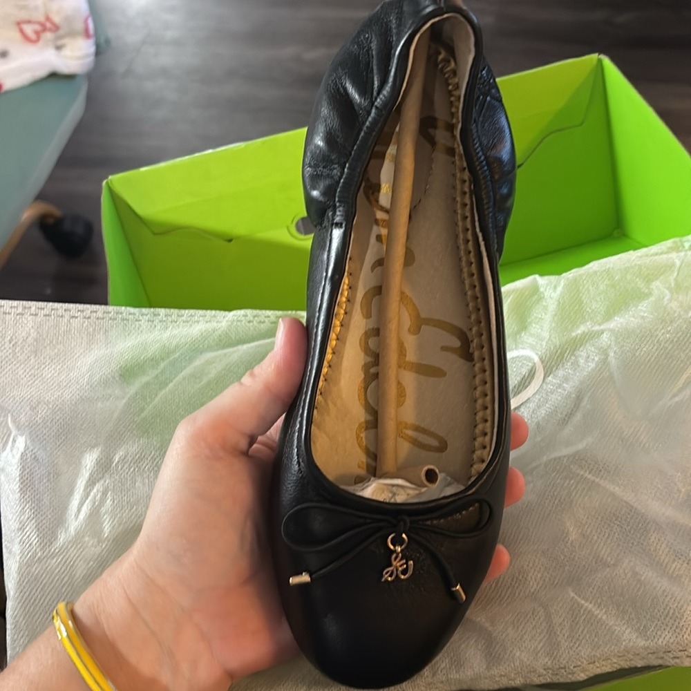 Sam Edelman big kid size 4 Felicia mini ballerina flats..black w/gold (NWT) - Picture 8 of 12